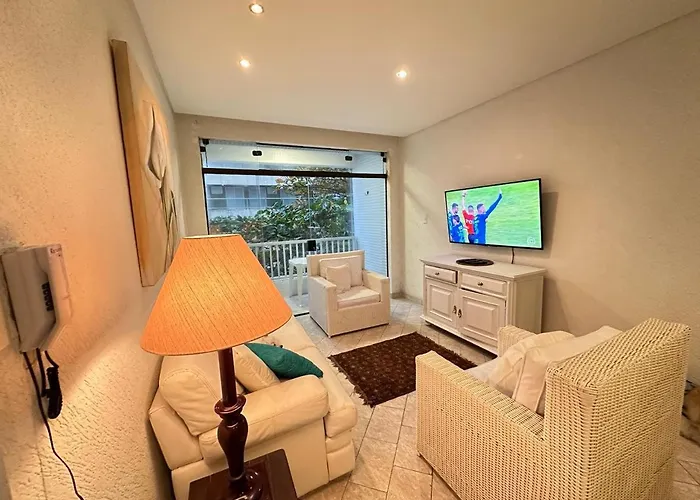 Guarujá praia das Pitangueiras a mais linda, apartamento cinematográfico a 50 metros do mar